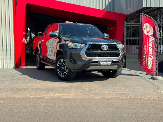 TOYOTA HILUX 2.8 D-4D TURBO DIESEL CD SRV 4X4 AUTOMÁTICO TOYOTA HILUX 2.8 D-4D TURBO DIESEL CD SRV 4X4 AUTOMÁTICO